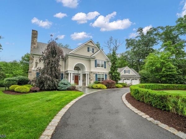 222 Deepbrook Rd, Wyckoff, NJ 07481
