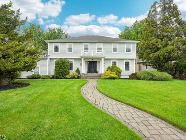 1 York Pl, North Caldwell, NJ 07006