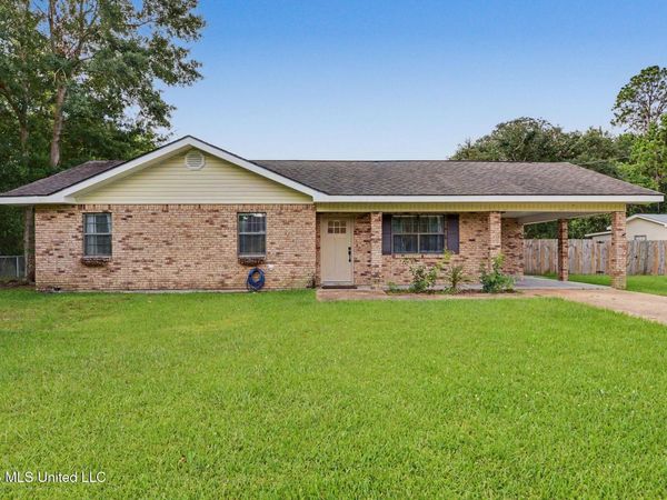 811 Villere Street, Waveland, MS 39576