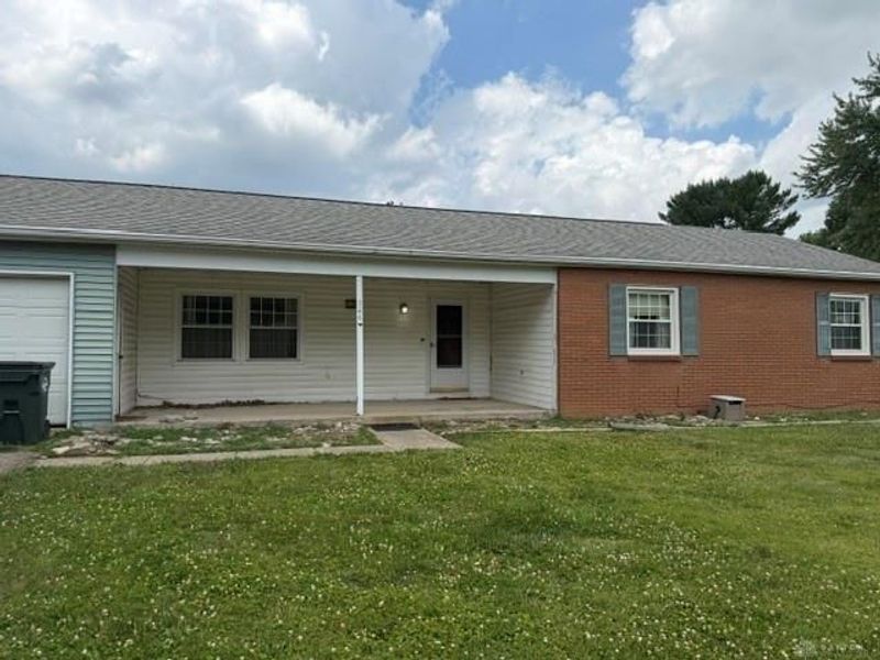 226 Hardacre Drive, Xenia Township, OH 45385 Photo 2