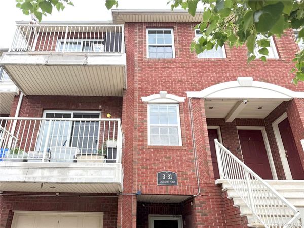 3-31 Endeavor Place , Unit B, College Point, NY 11356
