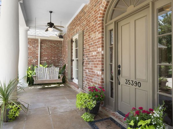 35390 Oakcrest Dr, Geismar, LA 70734