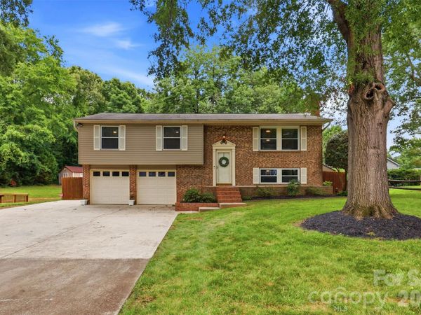 716 Regency Drive, Charlotte, NC 28211
