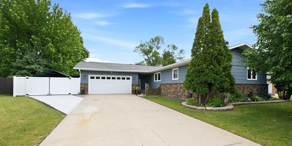 2419 27th Avenue S, Fargo, ND 58103 Main Photo