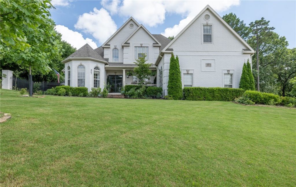 867 E Emerson Lane, Fayetteville, AR 72701 Main Photo