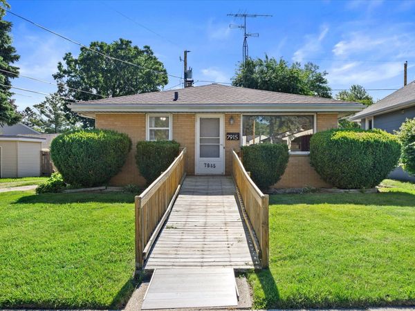 7915 45th Ave, Kenosha, WI 53142