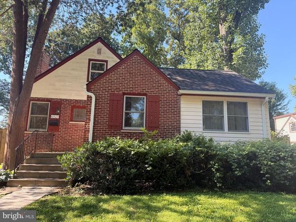 6927 CHESTNUT AVENUE, FALLS CHURCH, VA 22042