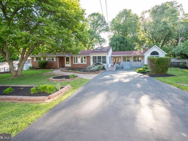 519 PARKVALE AVENUE , LANGHORNE, PA 19047
