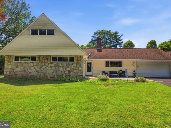 201 SNOWBALL DRIVE, LEVITTOWN, PA 19056