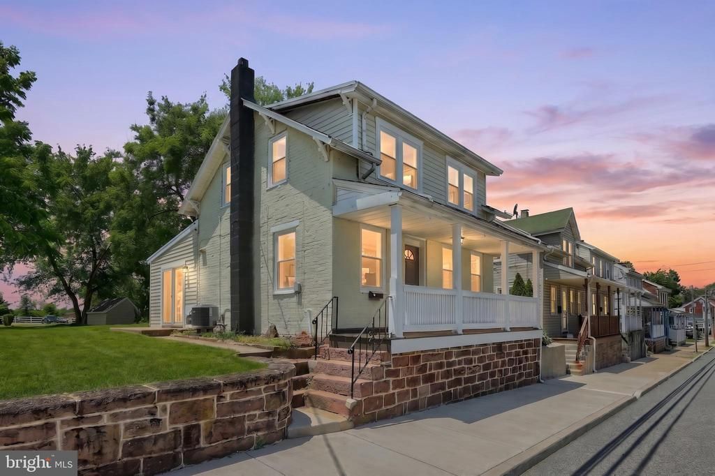 86 S MAIN STREET , DOVER, PA 17315