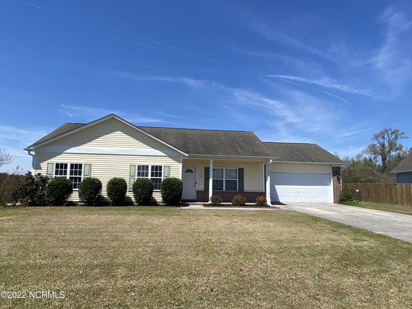 125 Hardin Drive , Maysville, NC 28555