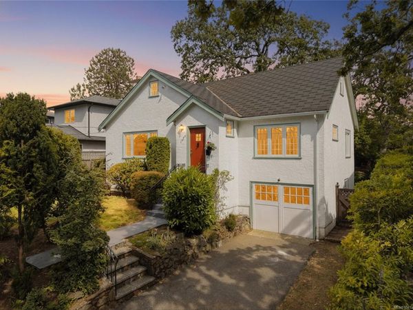 1670 Kisber Ave , Saanich, BC V8P 2W6