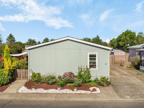 2151 Three Lakes Rd SE, Albany, OR 97322