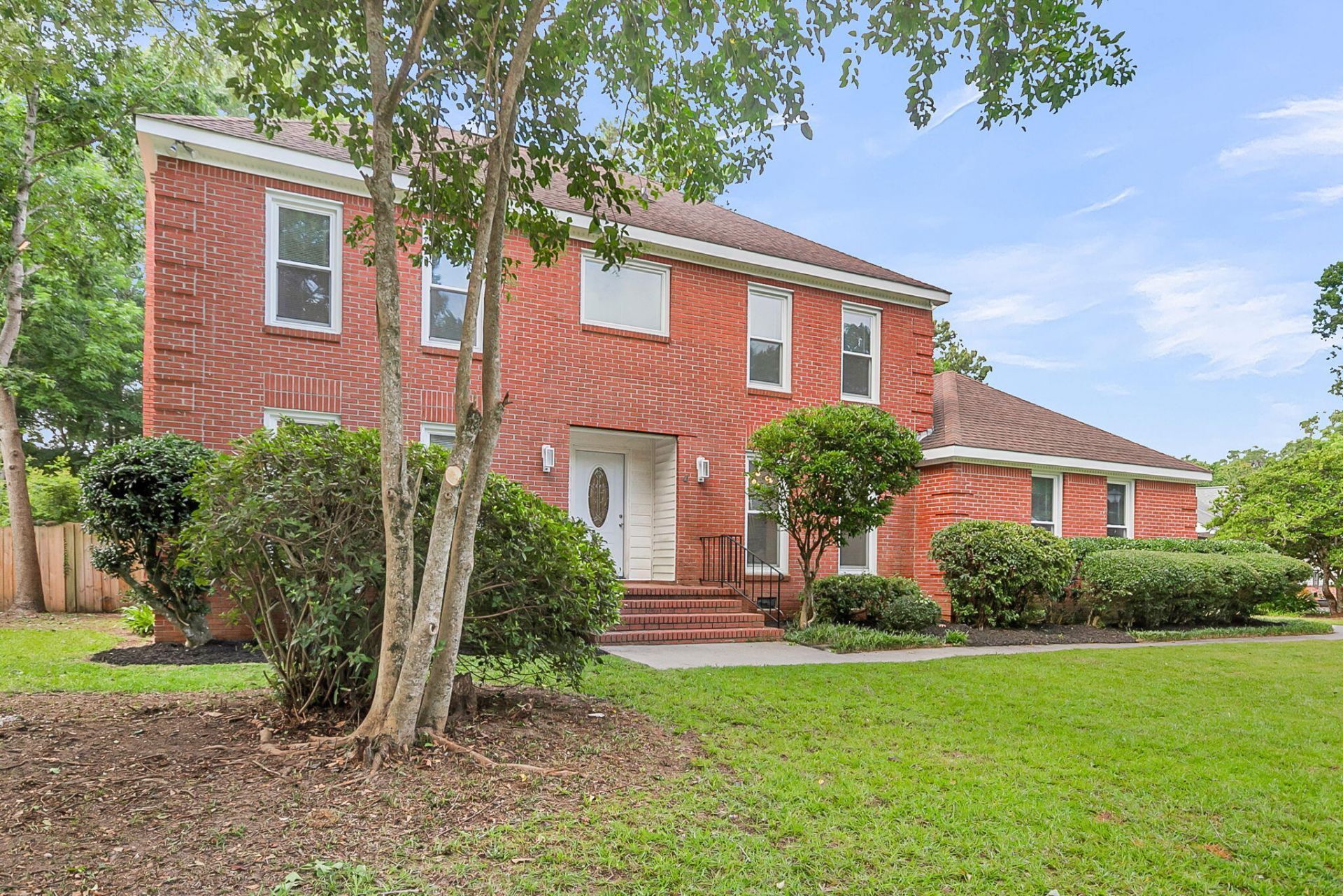 104 Stratford Drive Photo 1