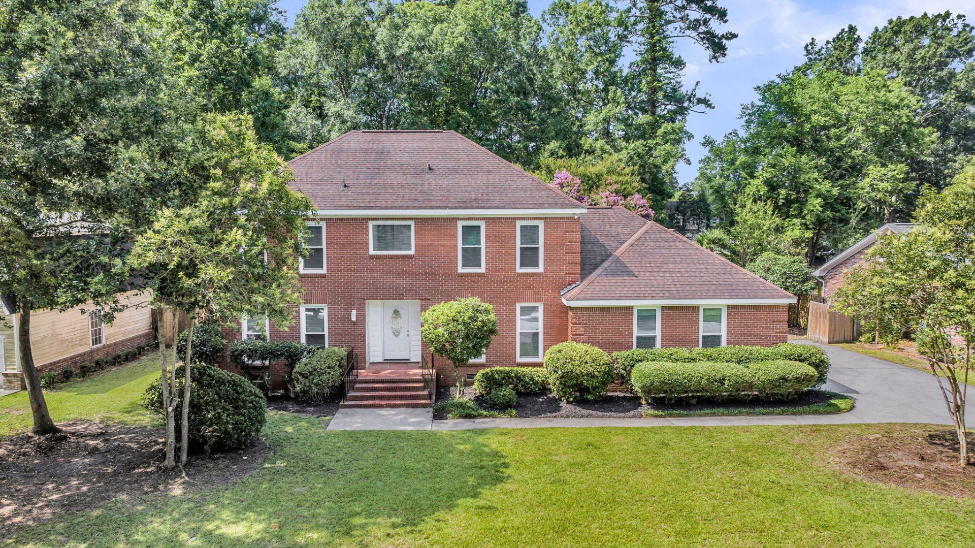 104 Stratford Drive Photo 2