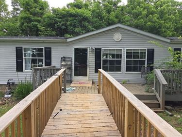 1433 Quarles RD , Thaxton, VA 24174