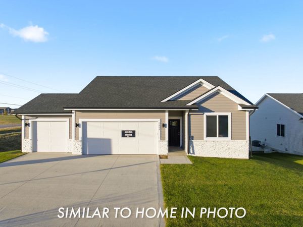 435 NW Independence Circle, Waukee, IA 50263