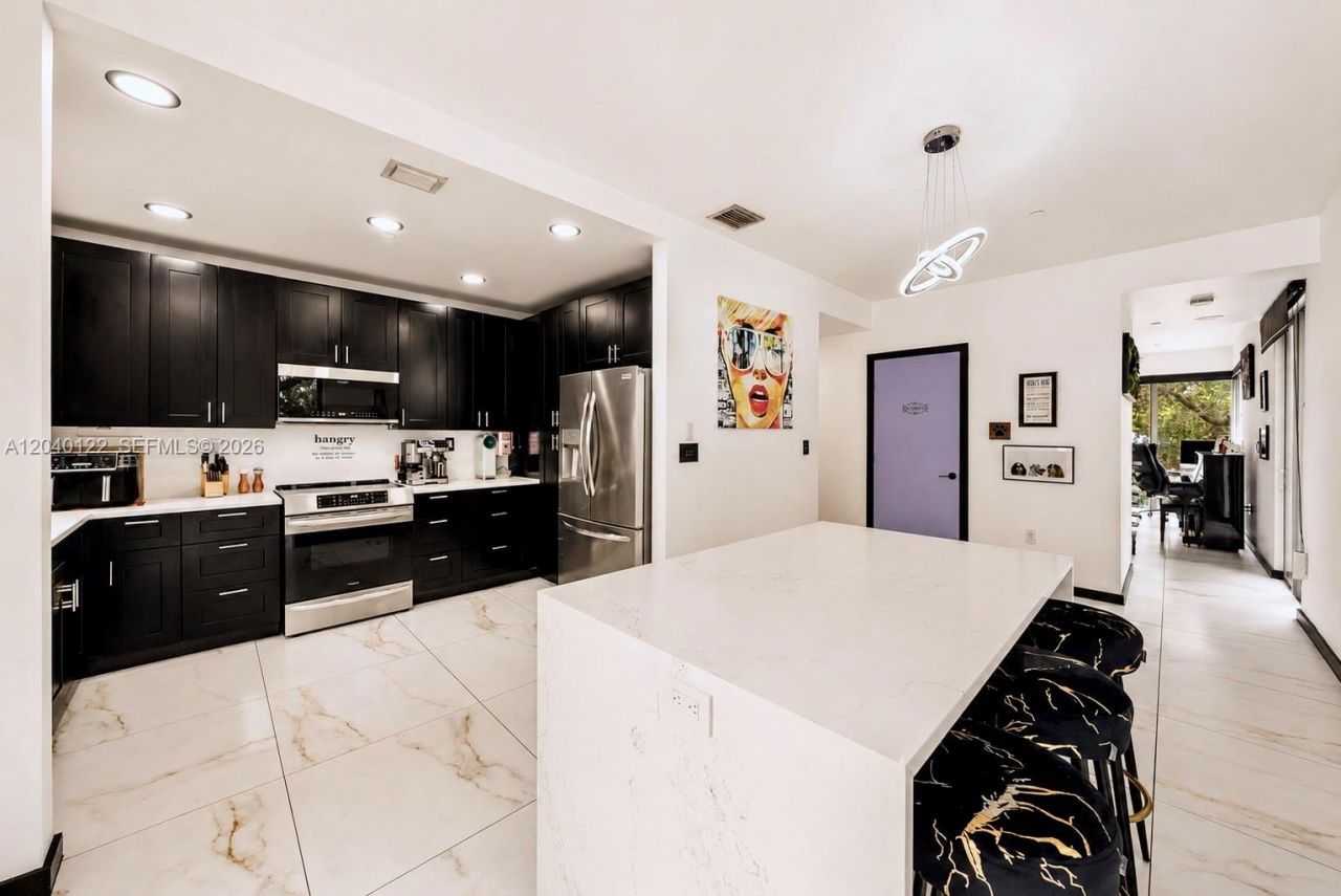 193 N Shore Dr , Unit 193-6, Miami Beach, FL 33141 Photo