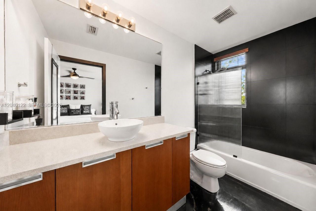 193 N Shore Dr , Unit 193-6, Miami Beach, FL 33141 Photo