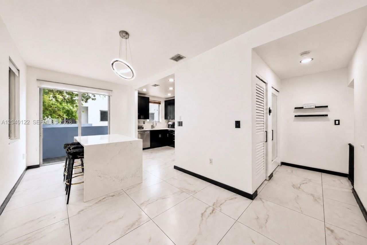 193 N Shore Dr , Unit 193-6, Miami Beach, FL 33141 Photo