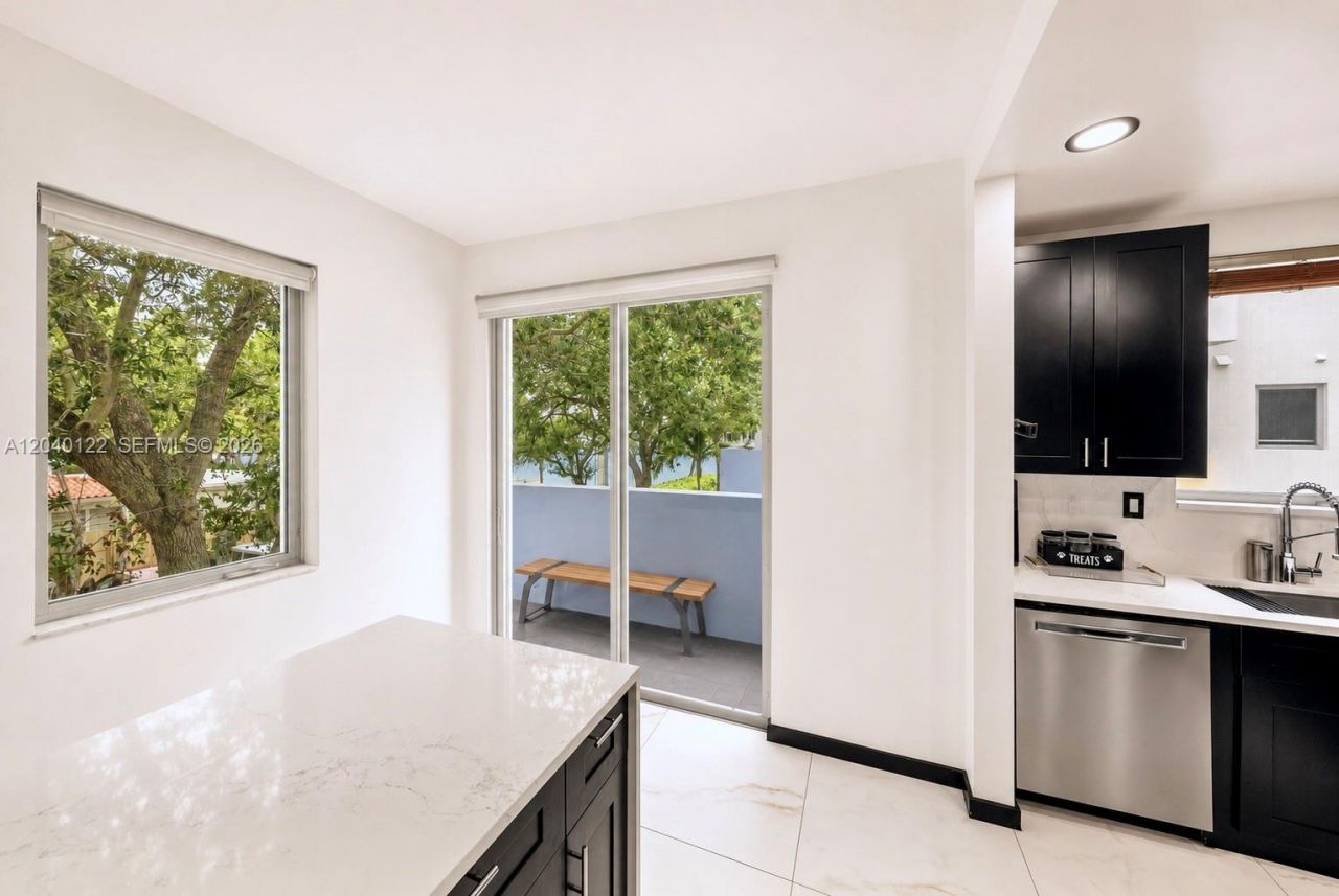 193 N Shore Dr , Unit 193-6, Miami Beach, FL 33141 Photo