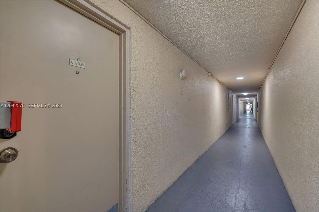 17530 NW 68th Ave , Unit C2003, Hialeah, FL 33015 Photo