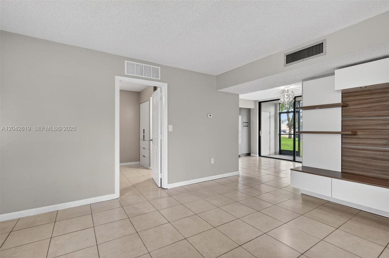 8065 SW 107th Ave , Unit 106, Miami, FL 33173 Photo