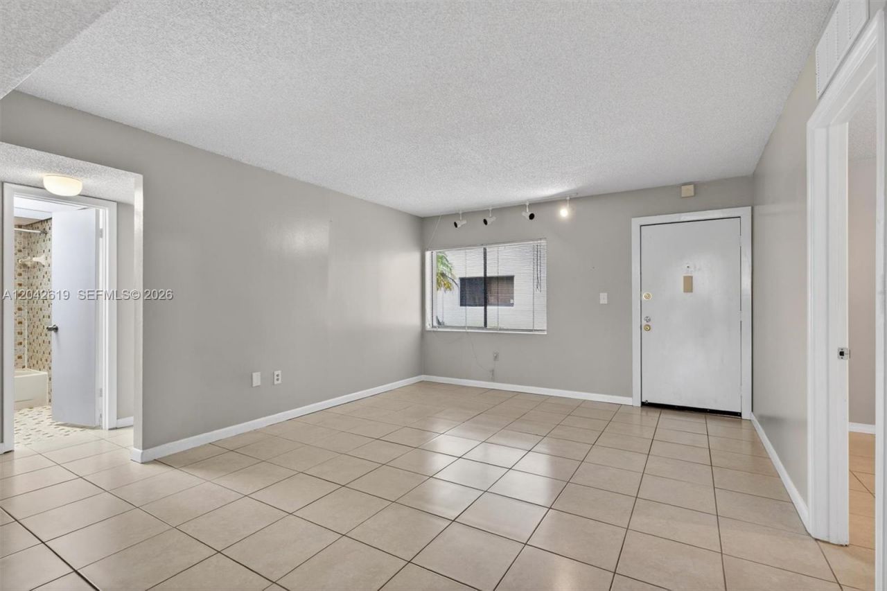 8065 SW 107th Ave , Unit 106, Miami, FL 33173 Photo