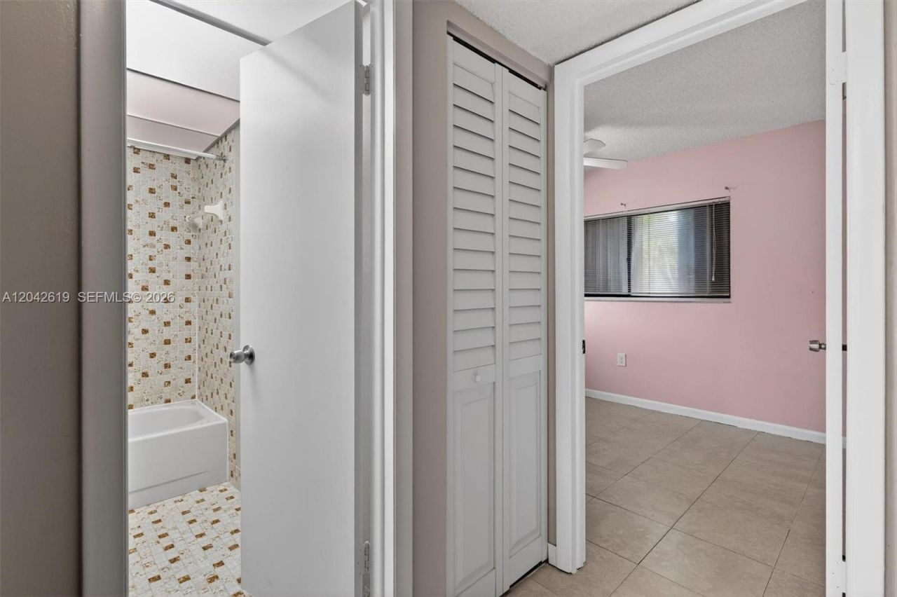 8065 SW 107th Ave , Unit 106, Miami, FL 33173 Photo