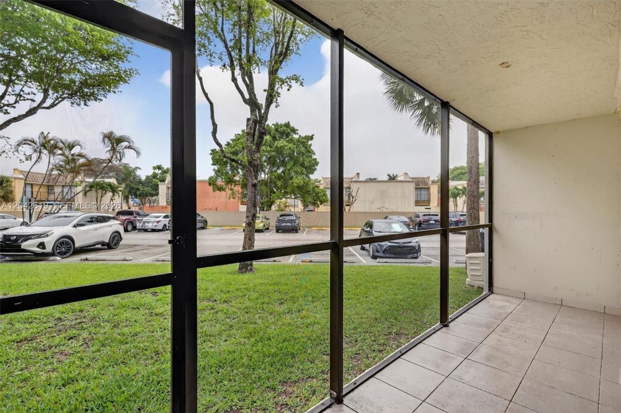8065 SW 107th Ave , Unit 106, Miami, FL 33173 Photo