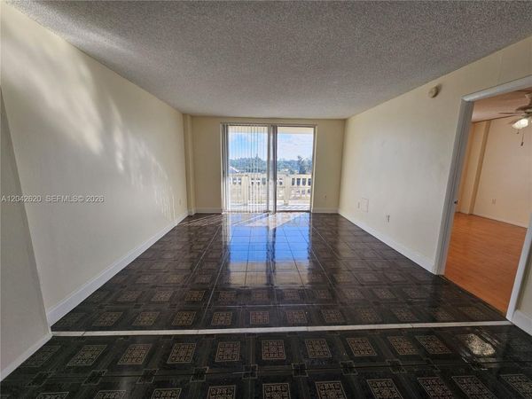 15600 NW 7th Ave , Unit 704, Miami, FL 33169