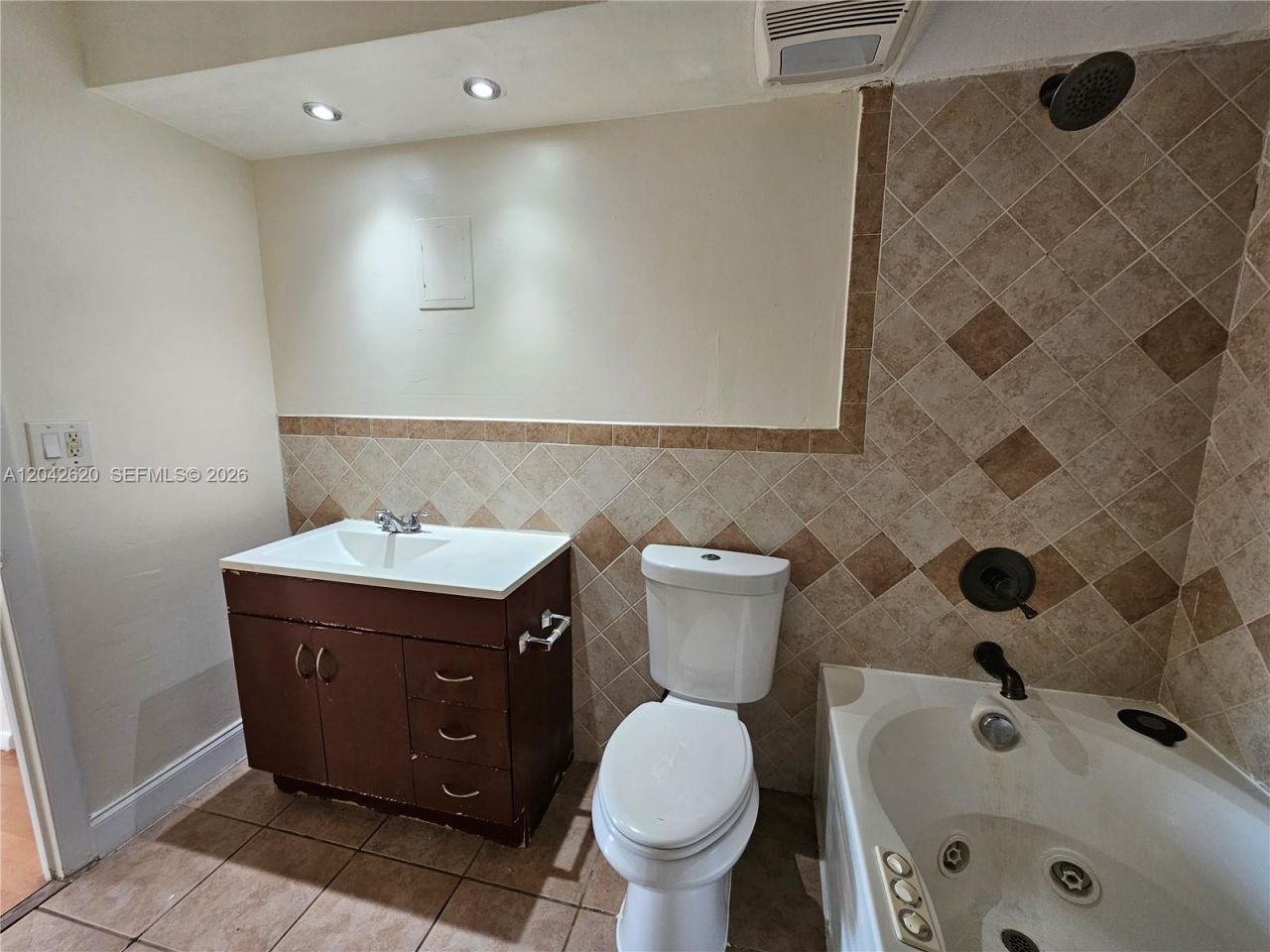 15600 NW 7th Ave , Unit 704, Miami, FL 33169 Photo