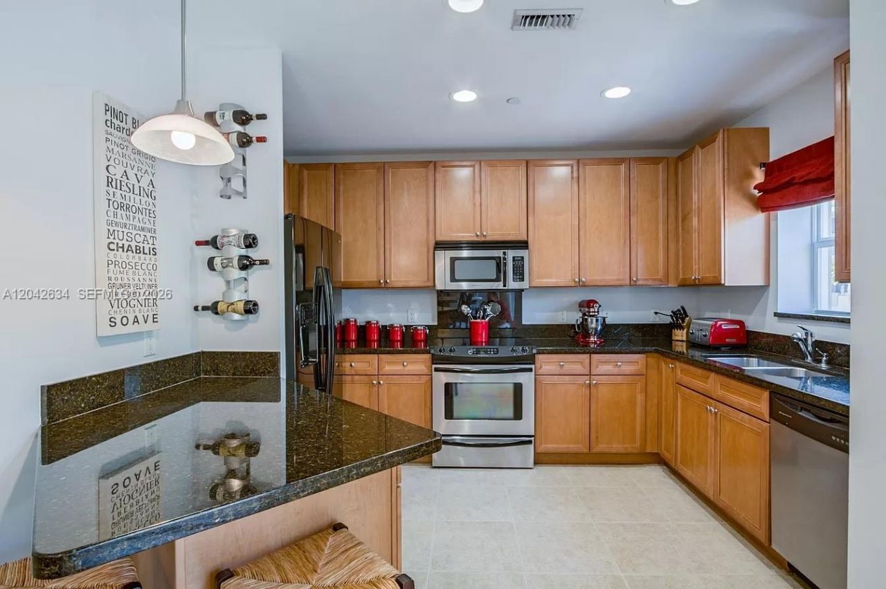 708 SE 15th St, Unit 5, Fort Lauderdale, FL 33316 Photo