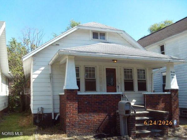 2034 Fairfax Road , Toledo, OH 43613