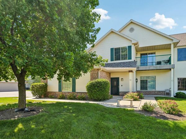 118 Pheasant Run, Unit D, Johnson Creek, WI 53038
