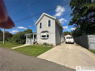118 Chestnut Street , Springville, NY 14141