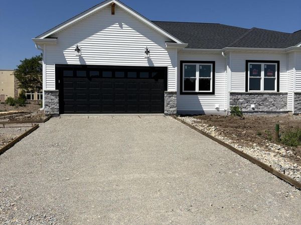 752 Pleasant Park Ct, Johnson Creek, WI 53038