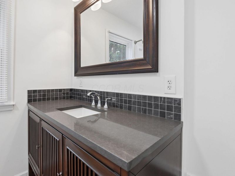 1470 E Weber Road, Columbus, OH 43211 Photo 22