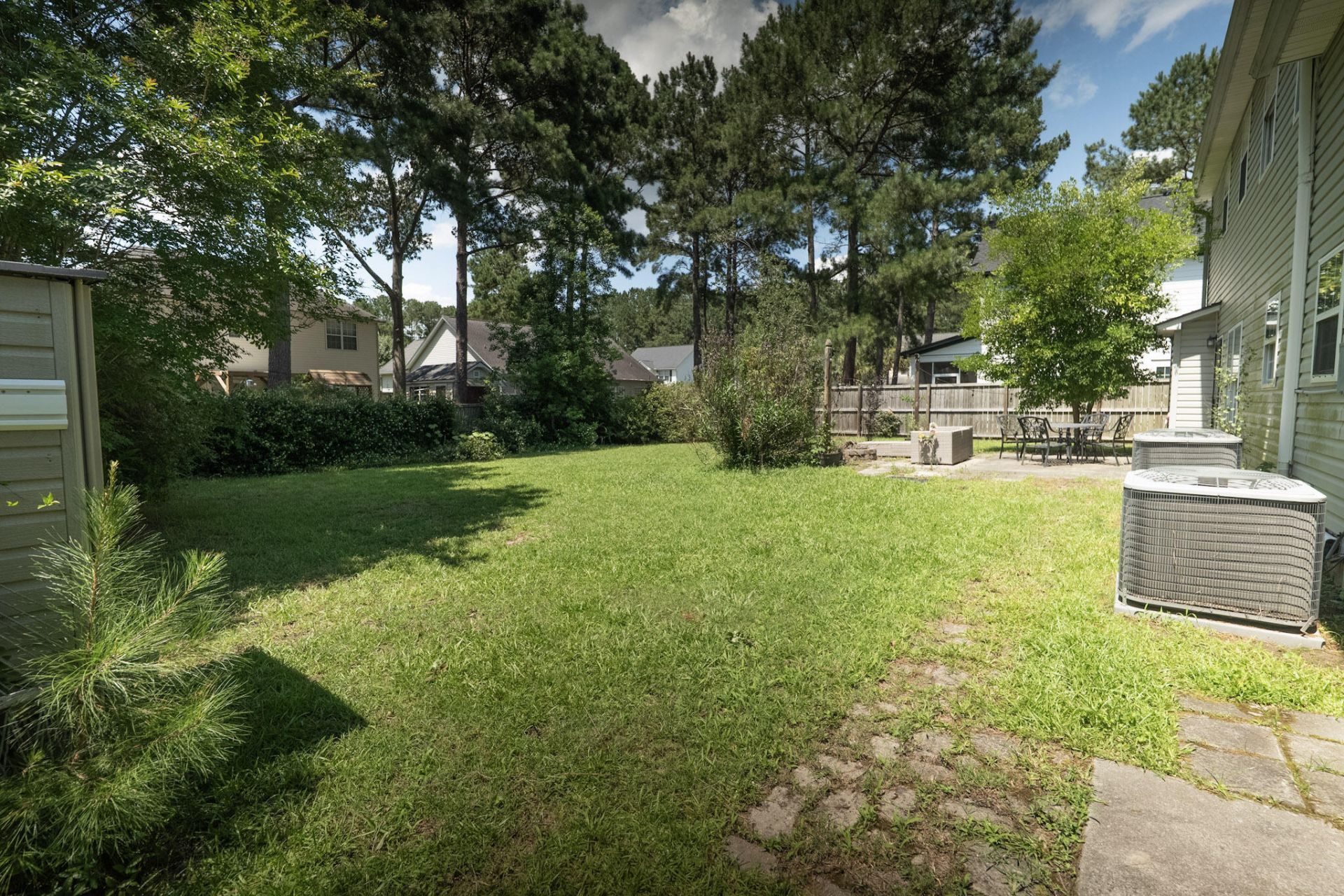 102 Maplewood Court Photo 12
