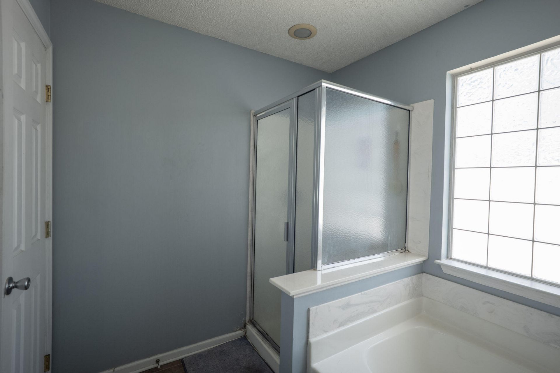 102 Maplewood Court Photo 15