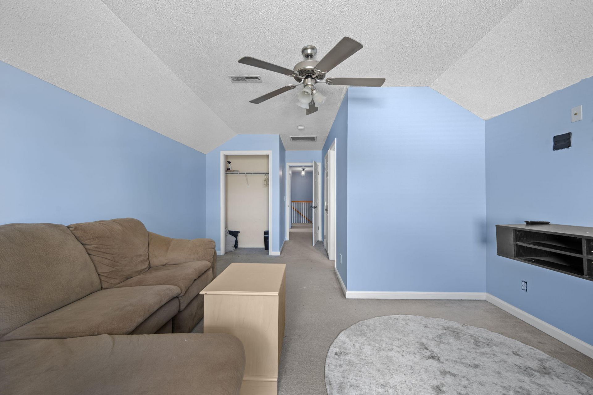 102 Maplewood Court Photo 15