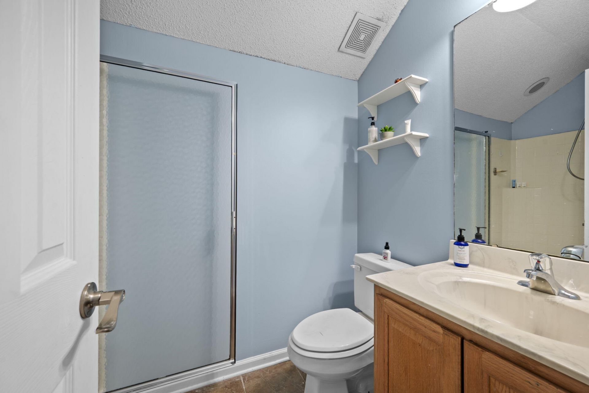 102 Maplewood Court Photo 18