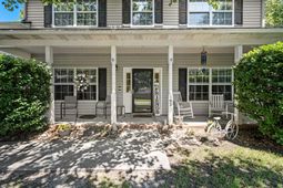 102 Maplewood Court photo 4