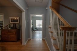 102 Maplewood Court photo 4