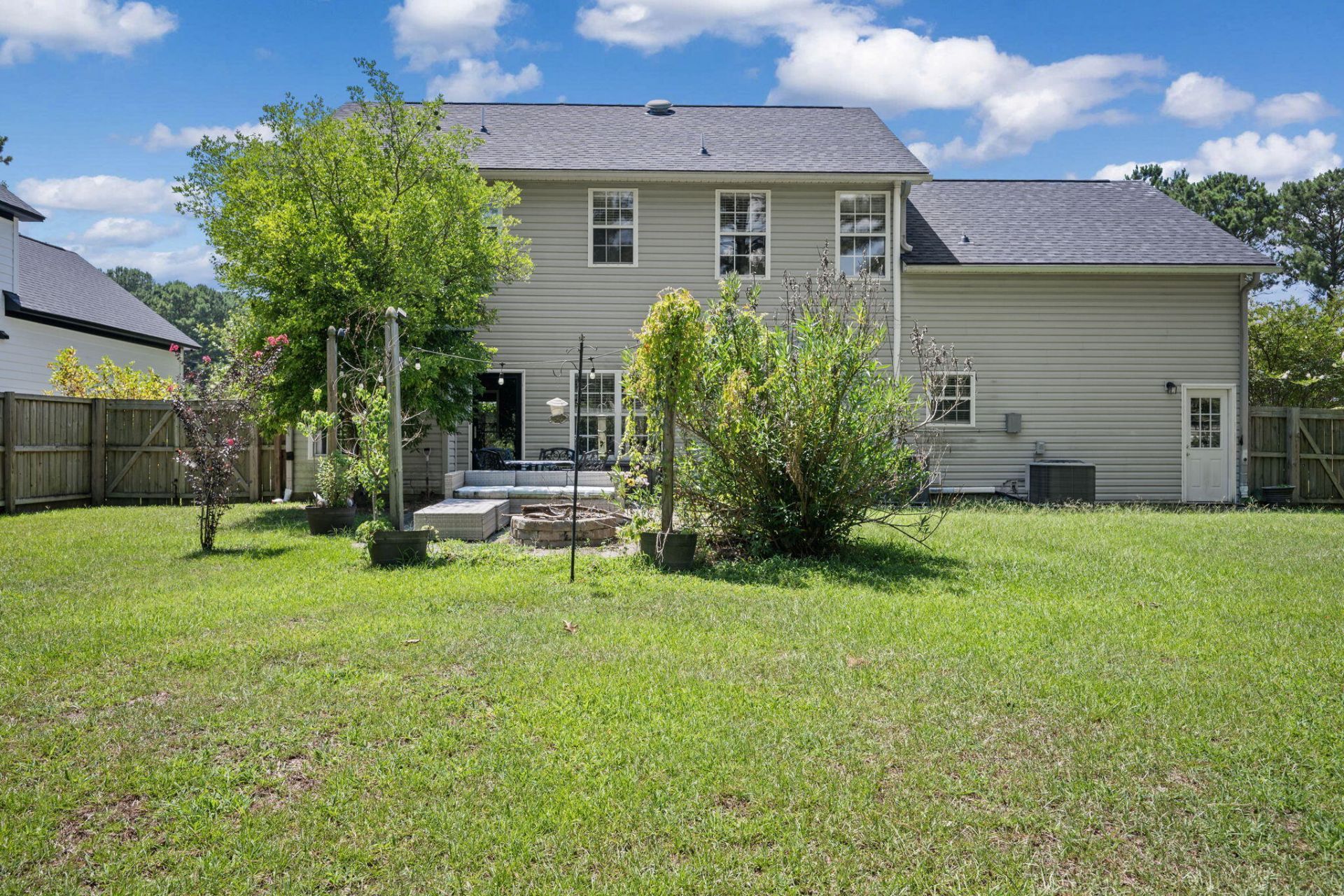 102 Maplewood Court Photo 5
