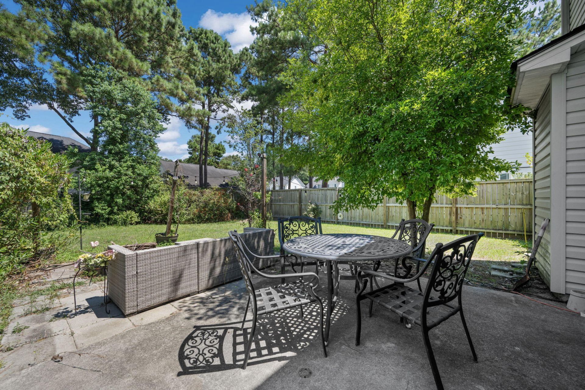 102 Maplewood Court Photo 8
