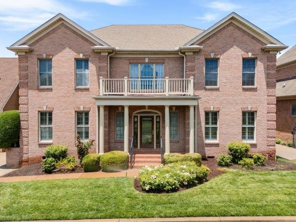 111 Carriage Way , Hendersonville, TN 37075