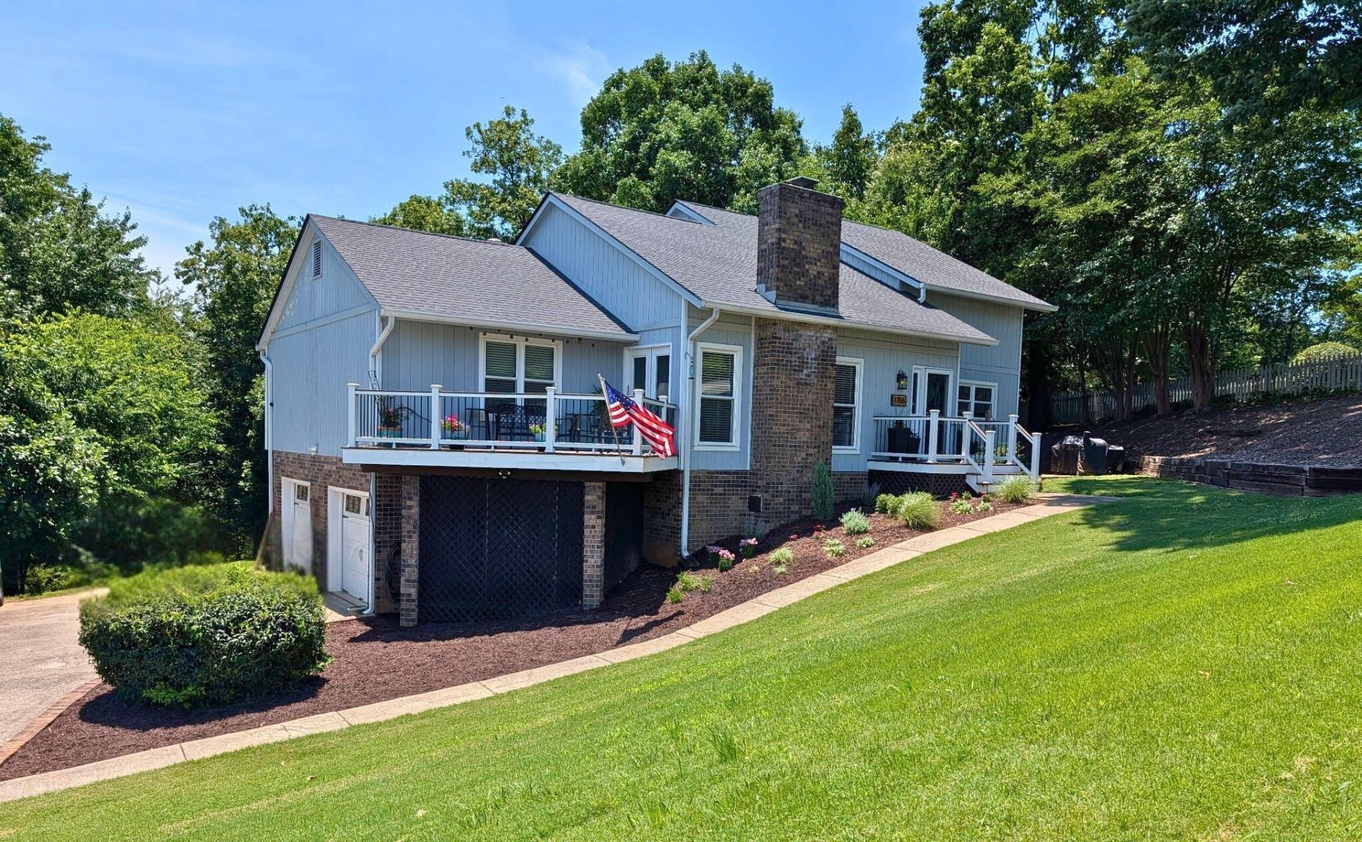 1706 Colonial Way Circle , Hixson, TN 37343 Main Photo