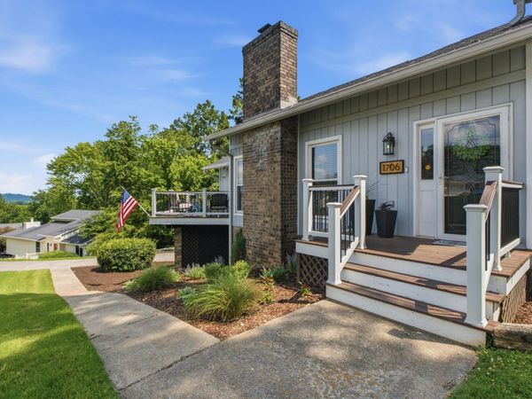 1706 Colonial Way Circle, Hixson, TN 37343