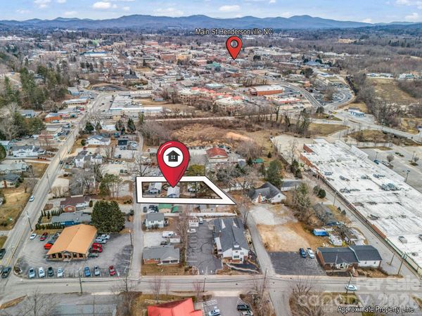 302 Davis Street , Hendersonville, NC 28739